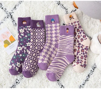 2022 Мода Осень Зима Фиолетовый Вышивка Дизайнерские носки Шерсть Утолщение Держите тепло Носки Kawaii Harajuku Симпатичные носки