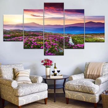 Картина на холсте цветочное поле с пейзажем горной вершины для украшения гостиной