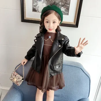 2023 Весенняя модная куртка Осенние девочки Уличный стиль Малыш Одежда с длинными рукавами Детская черная кожаная куртка Пальто для девочек