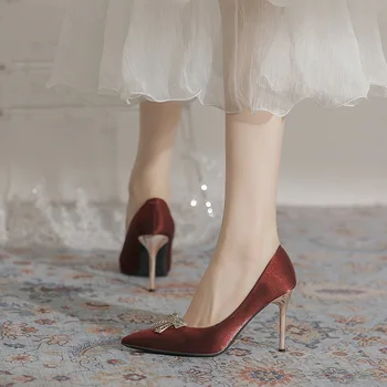 Шелковые туфли с бантом и узлом Женщина с острым носком Когти Hauts Шпилька Высокие каблуки Обувь для женщин 2023 Плюс размер 34-40 Zaptos Mujer